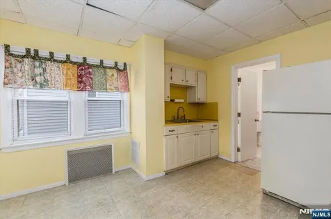 567 Fern Avenue Lyndhurst NJ 07071