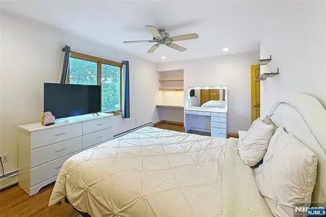 27 Seneca Avenue Rockaway Township NJ 07866