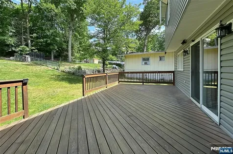 27 Seneca Avenue Rockaway Township NJ 07866