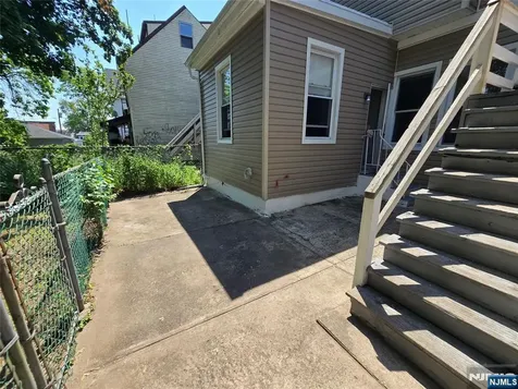 713 27th Street Paterson NJ 07504