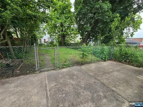 713 27th Street Paterson NJ 07504