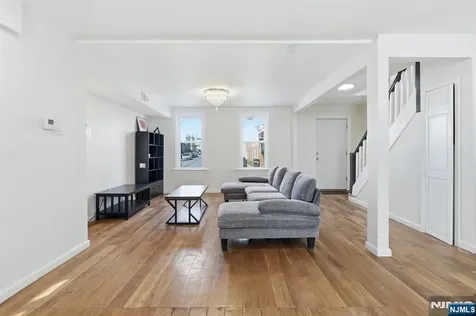 64 Willoughby Street Newark NJ 07112