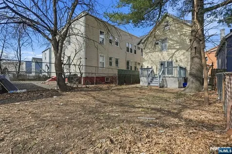 64 Willoughby Street Newark NJ 07112