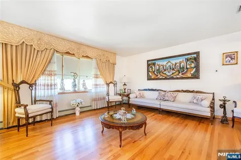 27 Bartsch Avenue Woodland Park NJ 07424