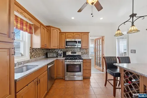 385 Berkeley Avenue Bloomfield NJ 07003