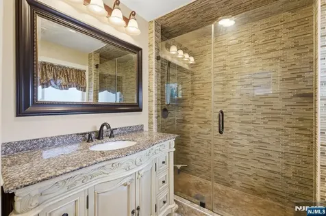 385 Berkeley Avenue Bloomfield NJ 07003