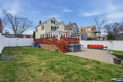 385 Berkeley Avenue Bloomfield NJ 07003