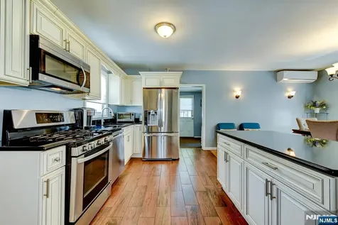 278 Centre Street Nutley NJ 07110