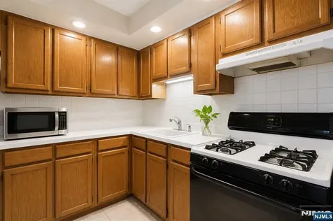9123 Newkirk Avenue North Bergen NJ 07047