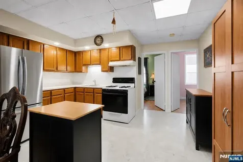 9123 Newkirk Avenue North Bergen NJ 07047
