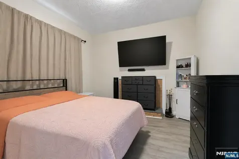 9123 Newkirk Avenue North Bergen NJ 07047