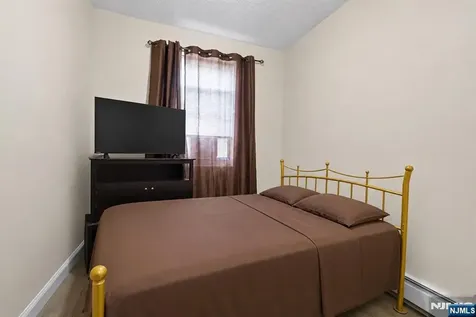 9123 Newkirk Avenue North Bergen NJ 07047
