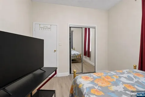 9123 Newkirk Avenue North Bergen NJ 07047