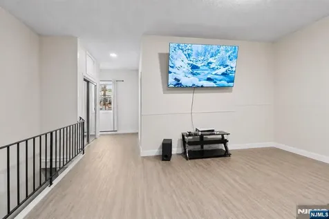 9123 Newkirk Avenue North Bergen NJ 07047