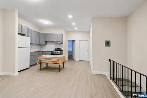 9123 Newkirk Avenue North Bergen NJ 07047