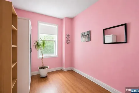 9123 Newkirk Avenue North Bergen NJ 07047