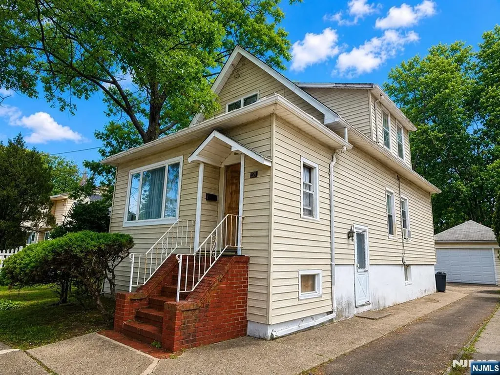 189 Martha Avenue Elmwood Park NJ 07407