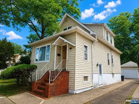 189 Martha Avenue Elmwood Park NJ 07407