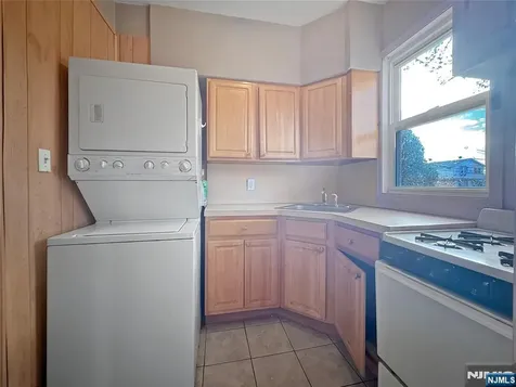 189 Martha Avenue Elmwood Park NJ 07407