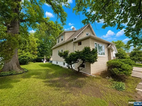 189 Martha Avenue Elmwood Park NJ 07407