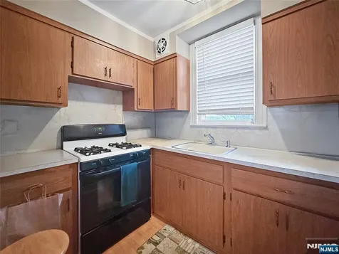 189 Martha Avenue Elmwood Park NJ 07407