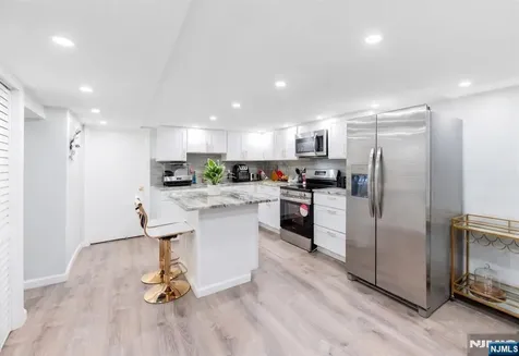 58 Park Avenue East Orange NJ 07017