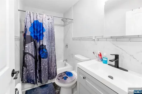 58 Park Avenue East Orange NJ 07017