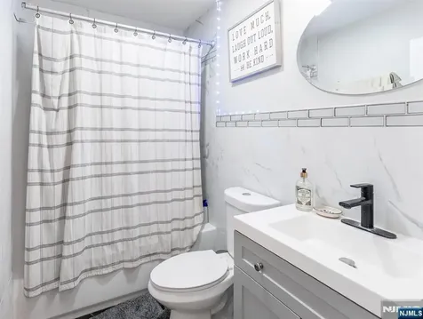 58 Park Avenue East Orange NJ 07017
