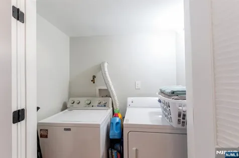 58 Park Avenue East Orange NJ 07017