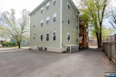 58 Park Avenue East Orange NJ 07017