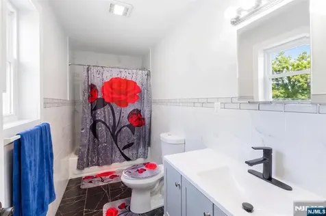 58 Park Avenue East Orange NJ 07017