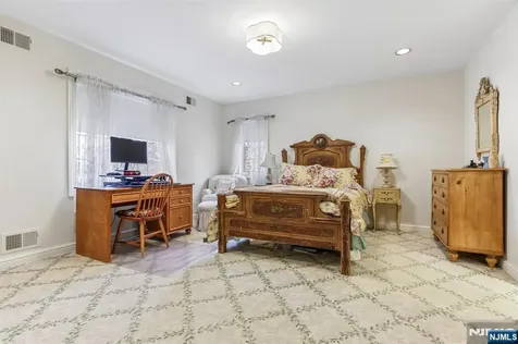 4 Fordham Road Livingston NJ 07039