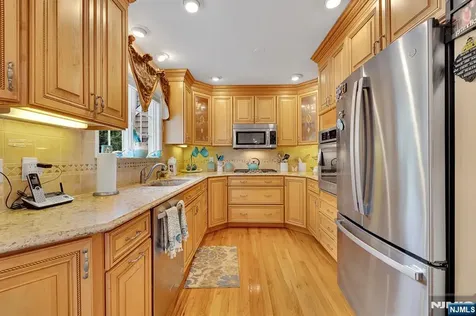 347 Mansfield Avenue Secaucus NJ 07094
