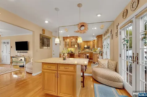 347 Mansfield Avenue Secaucus NJ 07094