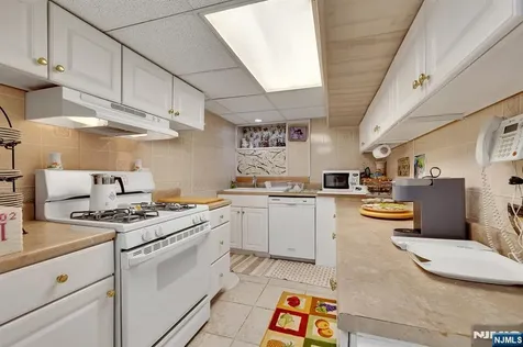347 Mansfield Avenue Secaucus NJ 07094