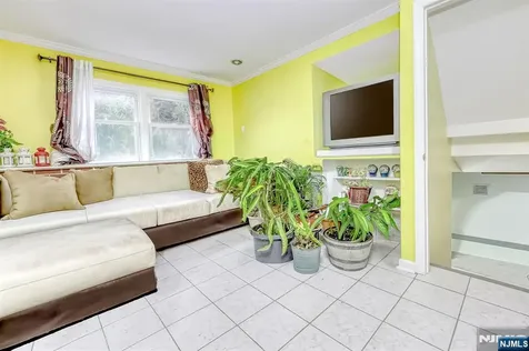 37 Cedar Drive Rochelle Park NJ 07662