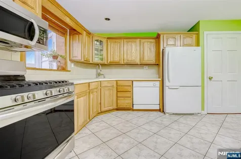 37 Cedar Drive Rochelle Park NJ 07662