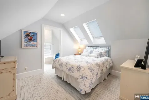 123 Liberty Street Ridgewood NJ 07450