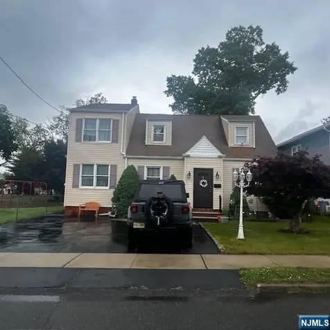 165 Woods Avenue Bergenfield NJ 07621