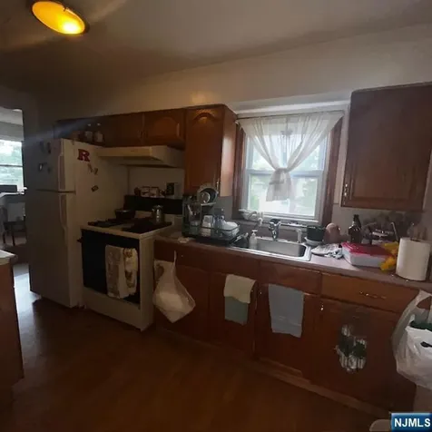 165 Woods Avenue Bergenfield NJ 07621