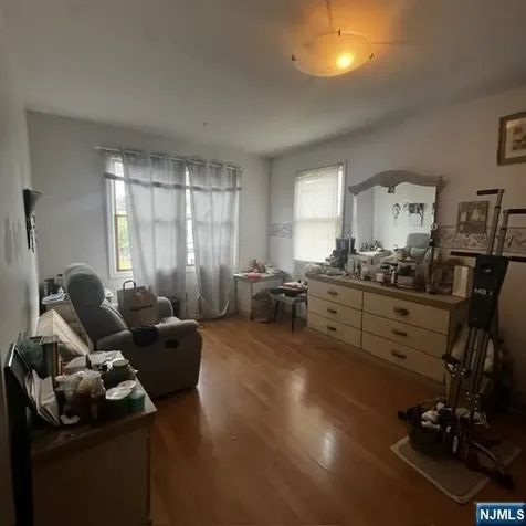 165 Woods Avenue Bergenfield NJ 07621