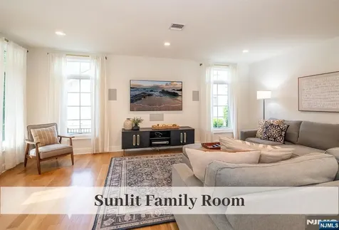 208 N Walnut Street Ridgewood NJ 07450