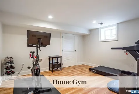 208 N Walnut Street Ridgewood NJ 07450