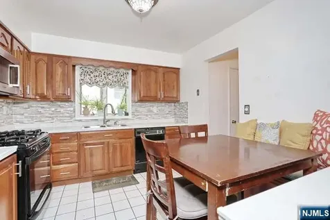 290 Hamilton Place Hackensack NJ 07601
