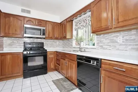 290 Hamilton Place Hackensack NJ 07601