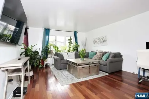290 Hamilton Place Hackensack NJ 07601
