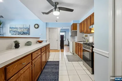 11 Lake Trail Wayne NJ 07470