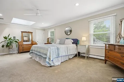 11 Lake Trail Wayne NJ 07470