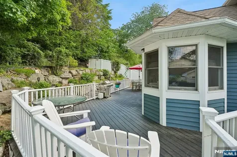11 Lake Trail Wayne NJ 07470