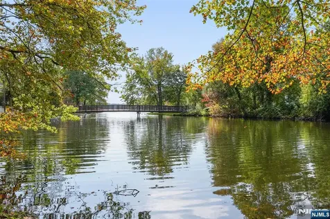 11 Lake Trail Wayne NJ 07470